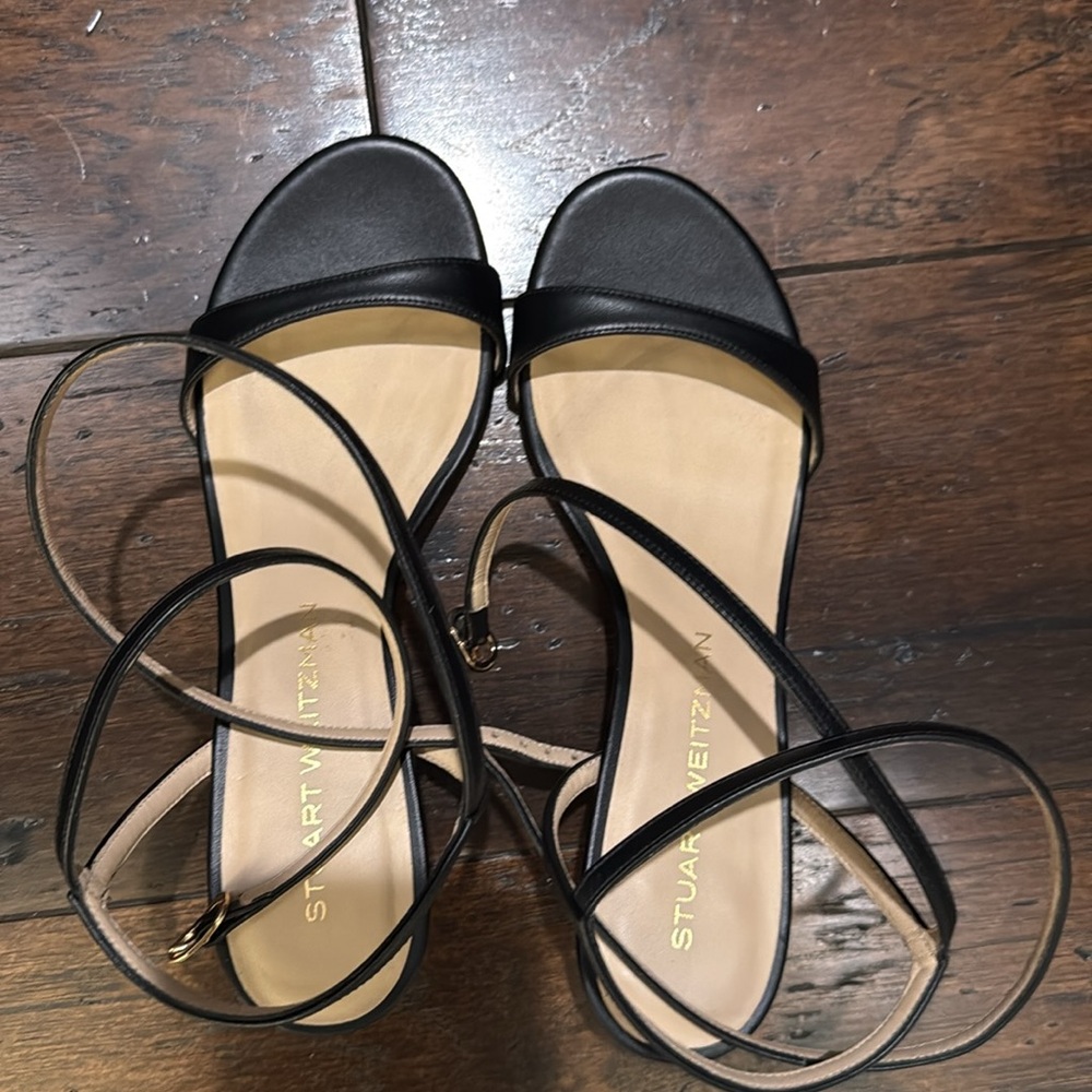 Stuart Weitzman

Nudist Wrap 50MM Leather Sandals size 7 - Picture 9 of 12